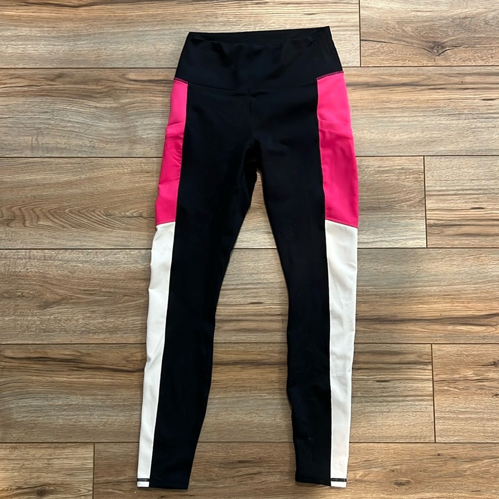 Fabletics On-The-Go PowerHold High-Waisted Pocket Legging
